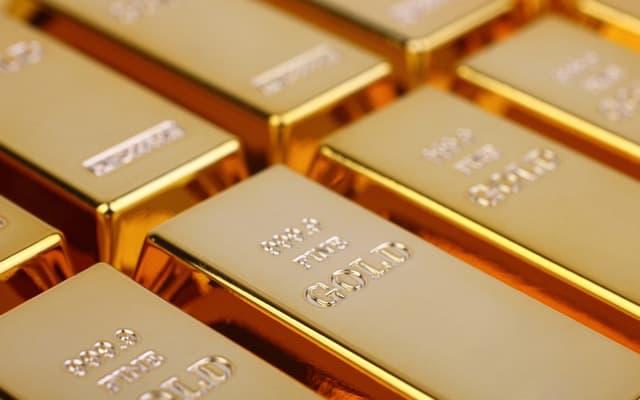 Central banks hit quarterly record for buying gold